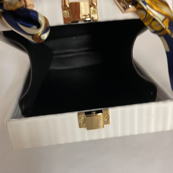 🆕 Crossbody Style Worthy Woman Purse with Handle Scarf - Picture 7 of 8